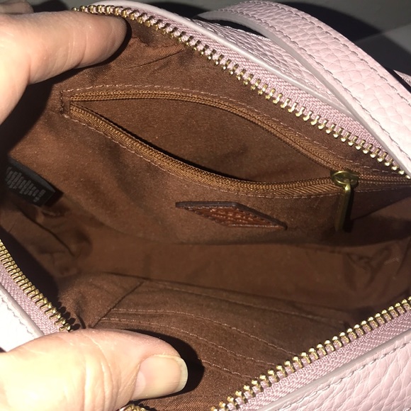 ❤️ NWOT Fossil lite pink purse! - Picture 4 of 8